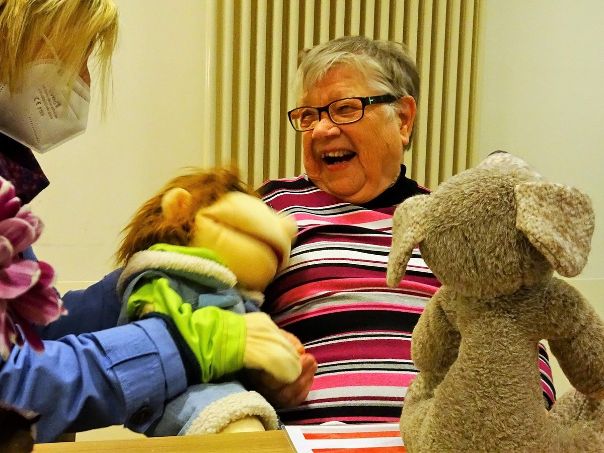 Besuch Der Puppenspielerin Altenheim Wickede besuch-der-puppenspielerin-altenheim-wickede